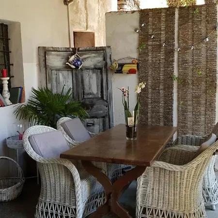 Gæstehus Casa Archi 2*