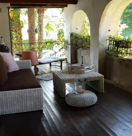 Affittacamere Casa Archi ロゾネ