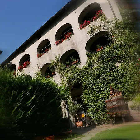 Affittacamere Casa Archi ゲストハウス ロゾネ